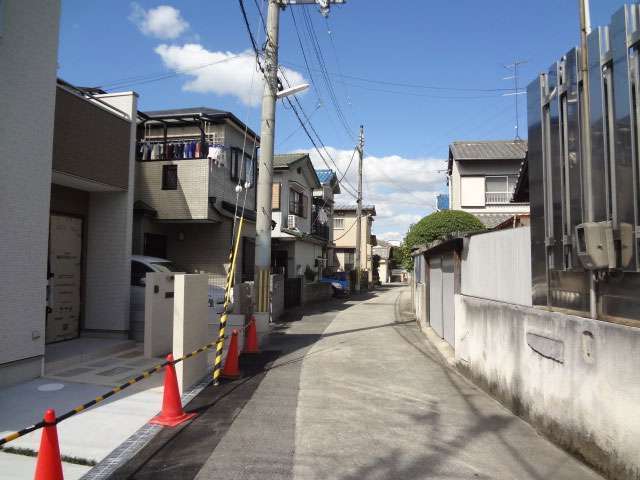 道幅が狭く、入り組んでいるところもありますが、地勢は平坦。