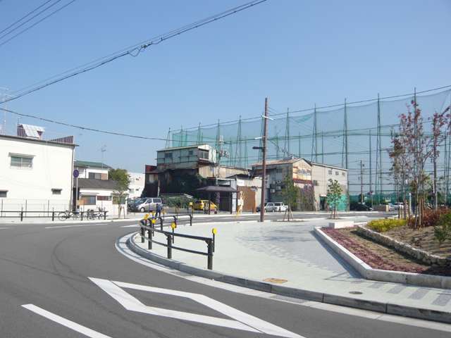 『戸ノ内町』近景。一戸建てとアパート、工場が混在するエリア。