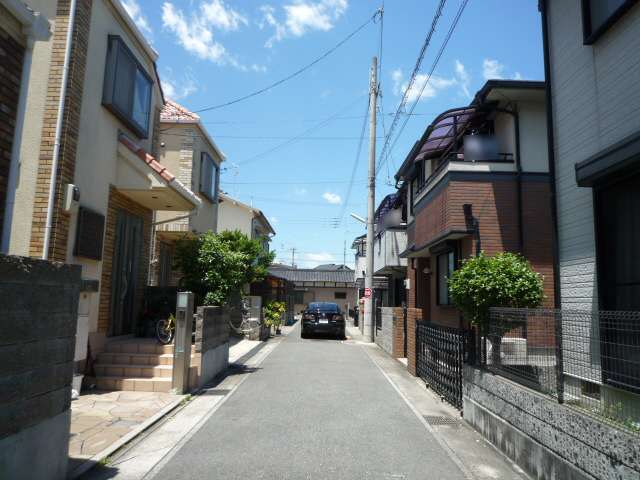 町の北東部を東方向から見た景色。