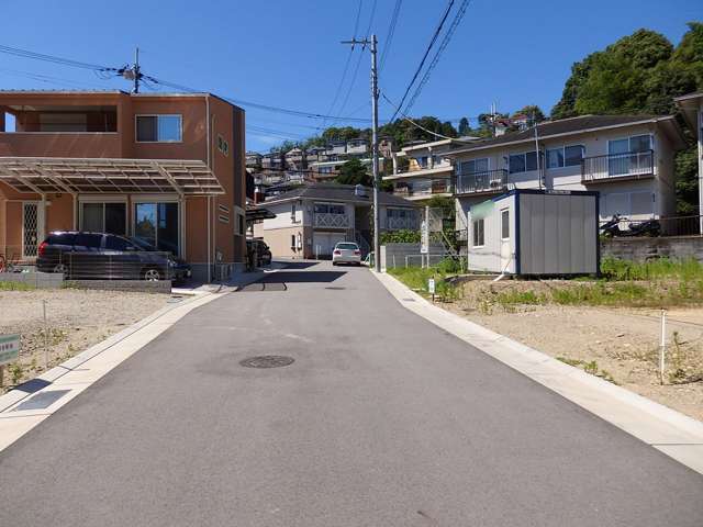 山に近く、自然豊かな住環境が魅力。