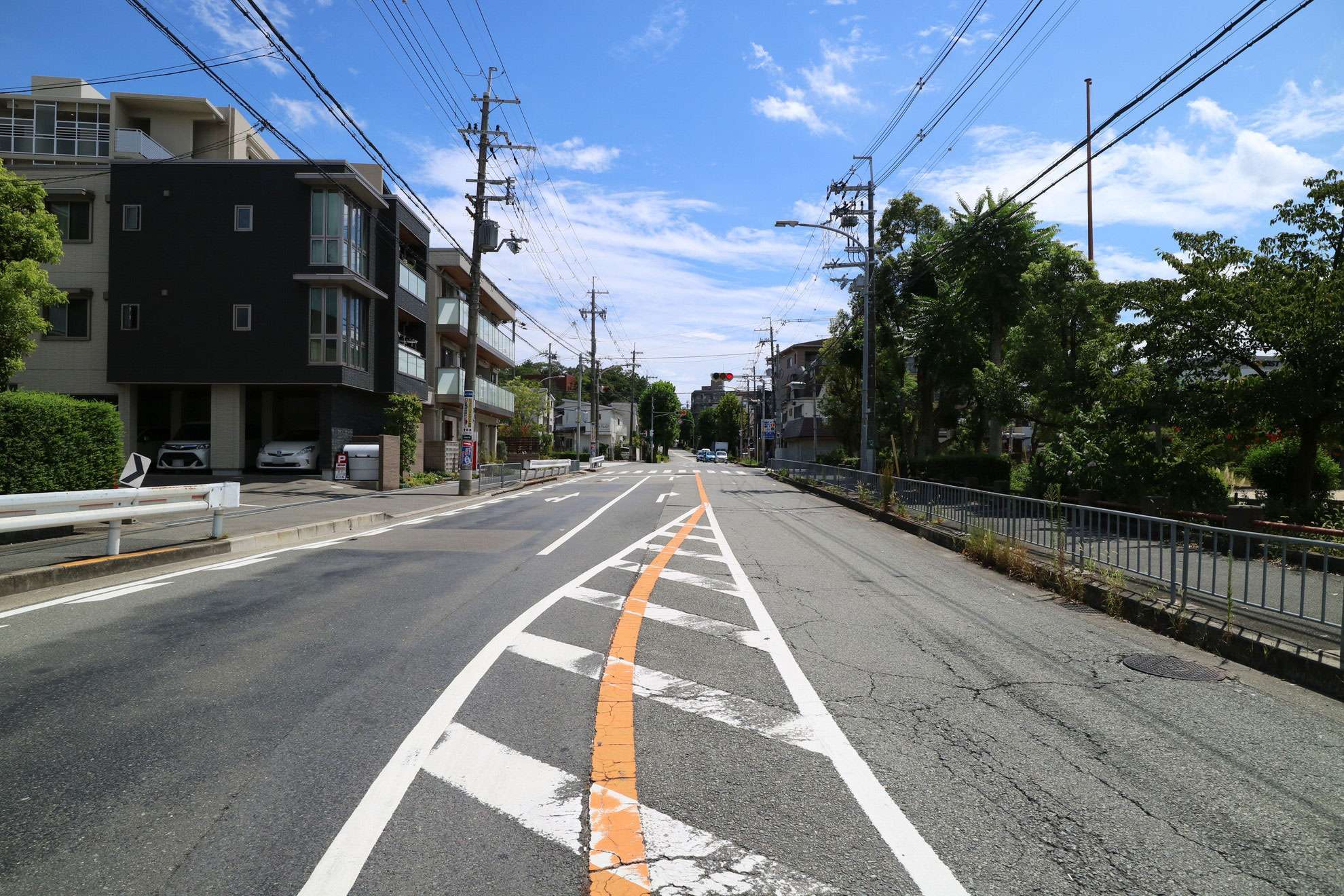 町中でも緑を感じる住環境です。