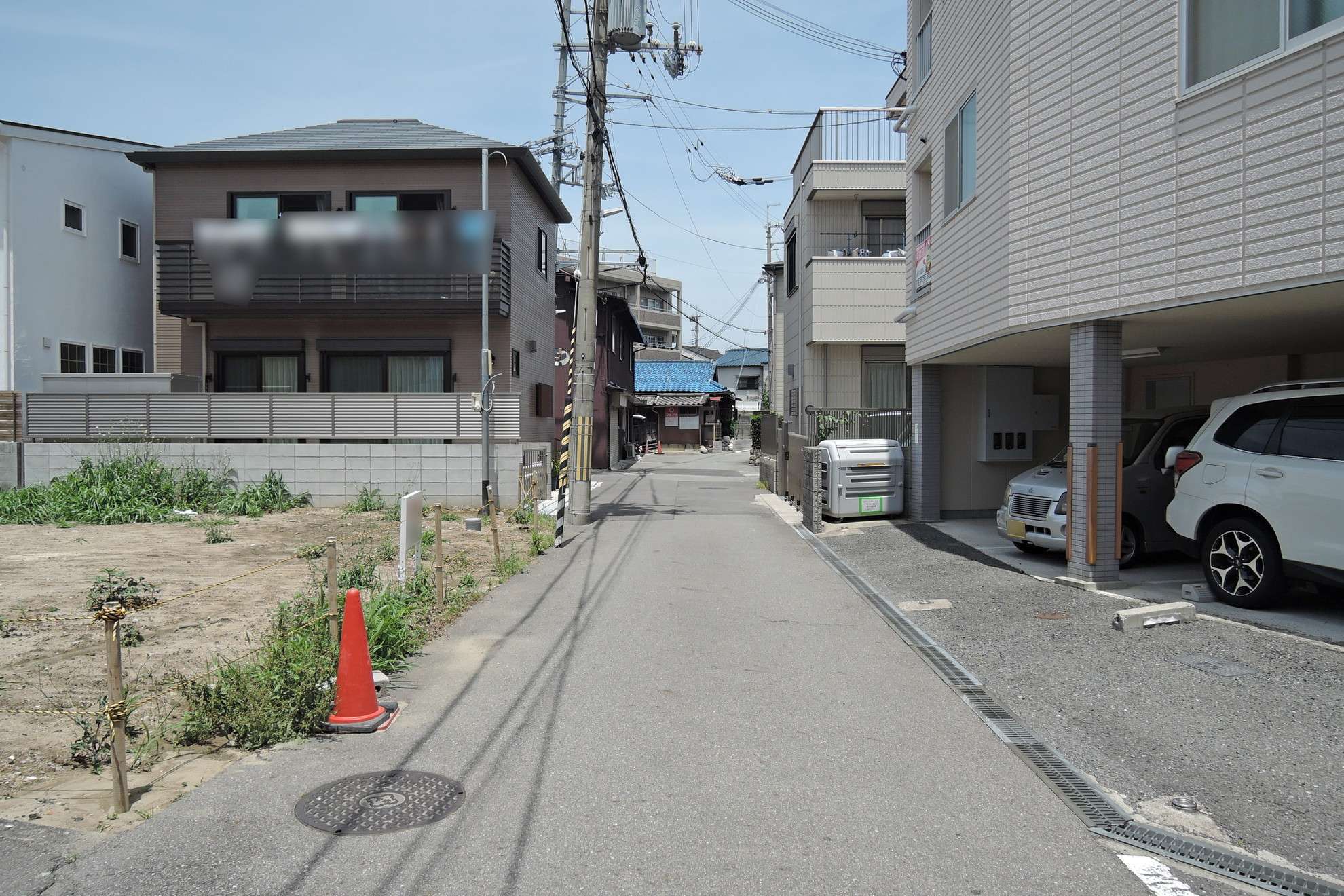 道幅は狭く、やや入り組んでいますが、地勢は平坦。