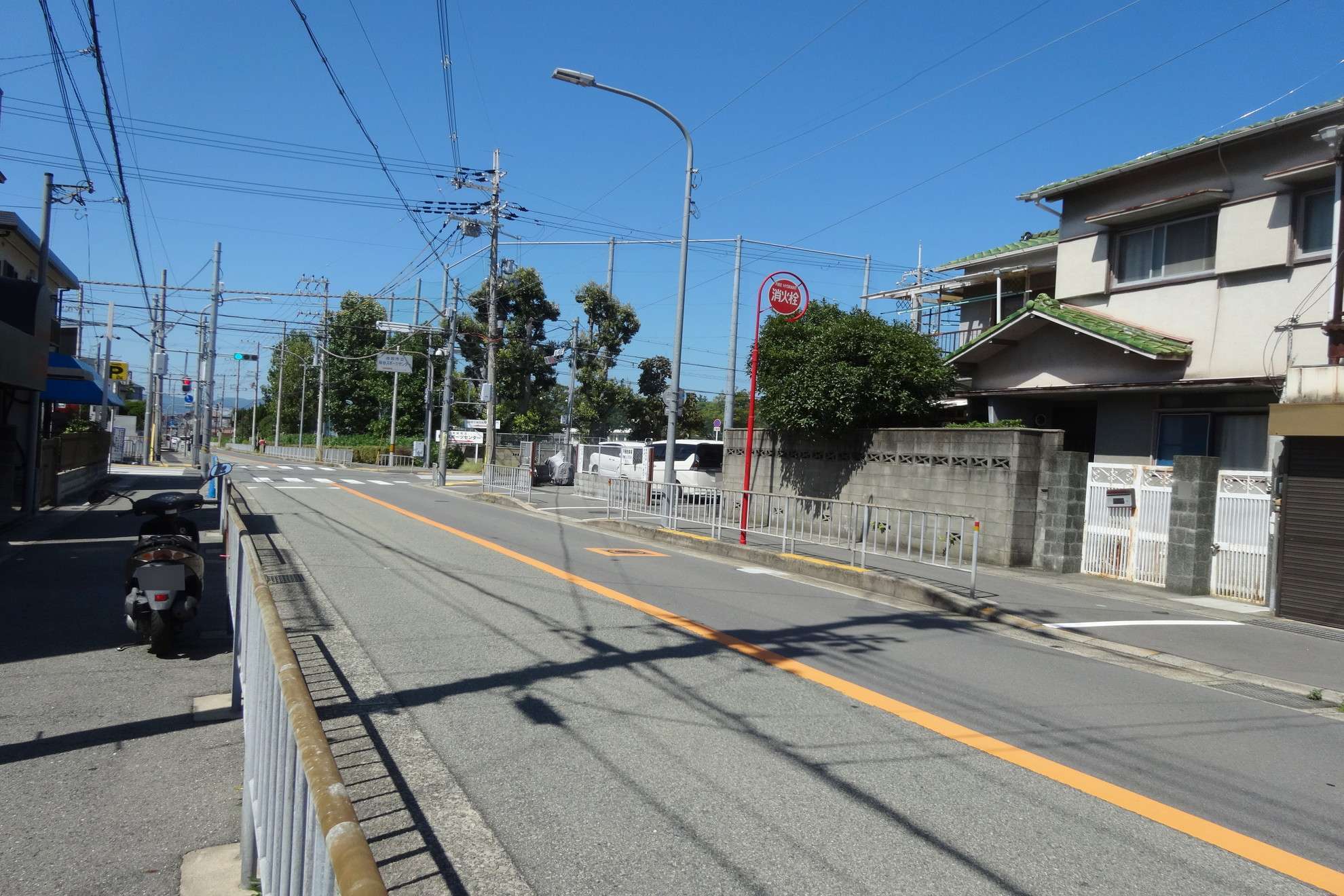 『荘園2丁目』は一戸建てが中心に並ぶ住宅地です。