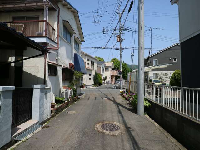 見渡しの良いところでは箕面の山々が見渡せます。