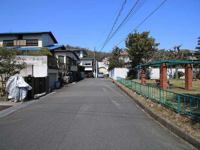 町内には大小様々な公園が点在しています。