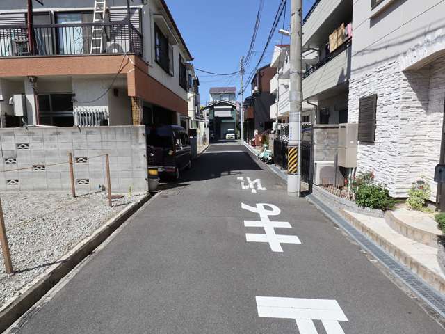 道幅の狭い街路が多いです。