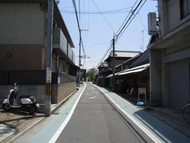 町の東部には『山田千軒』と呼ばれる江戸時代からの集落が残り、古風の家屋が多く見られます。