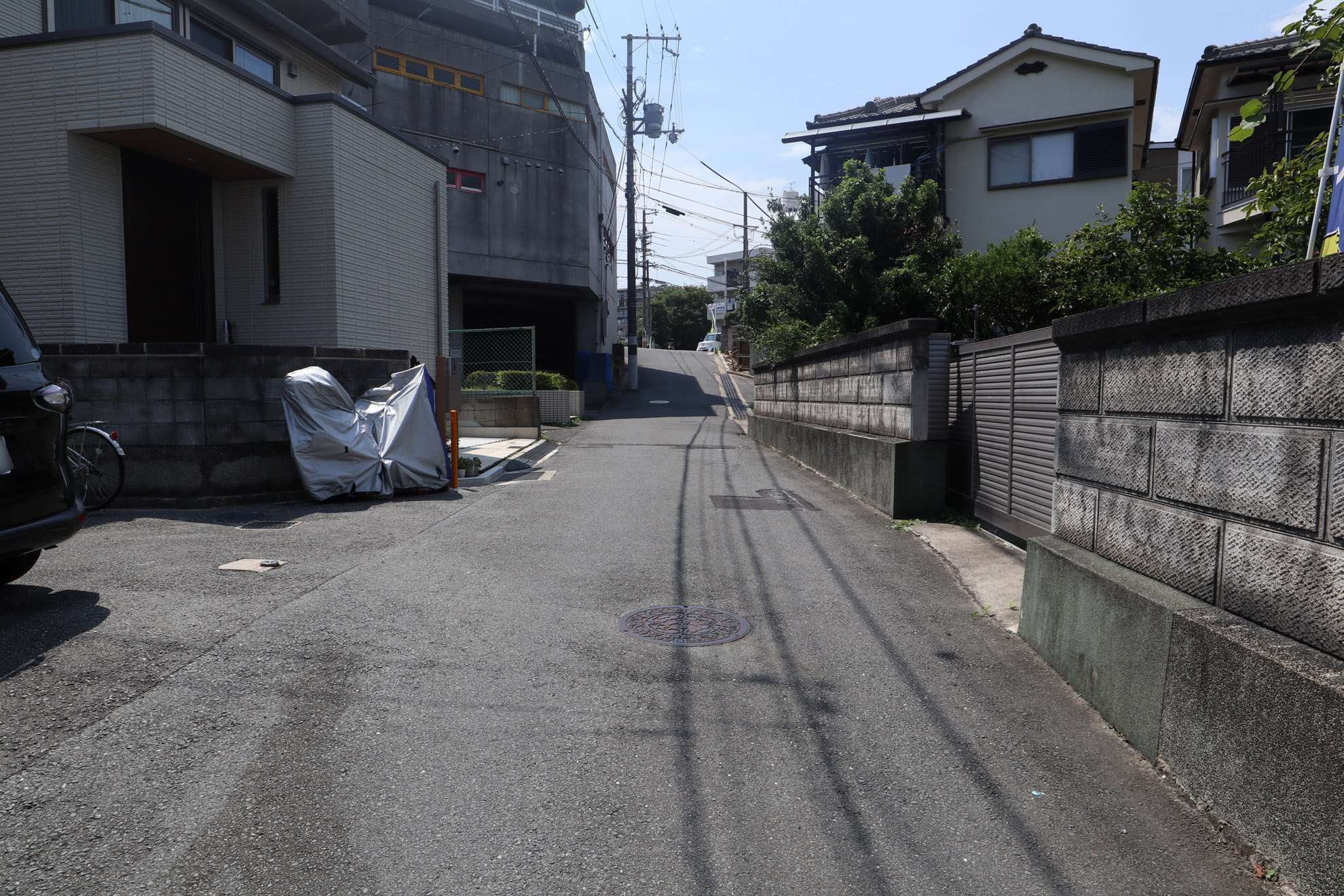 坂道の多い地勢です。