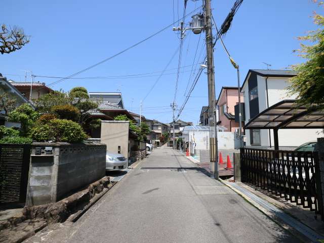 区画の整った街路が広がっています。