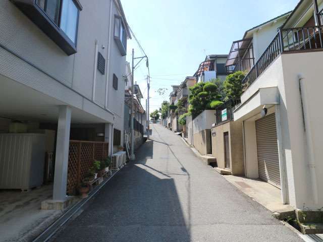 。上り坂になっています。