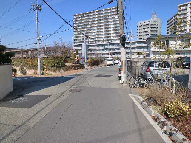 北部の中央環状線沿いにはマンションが並んでいます。