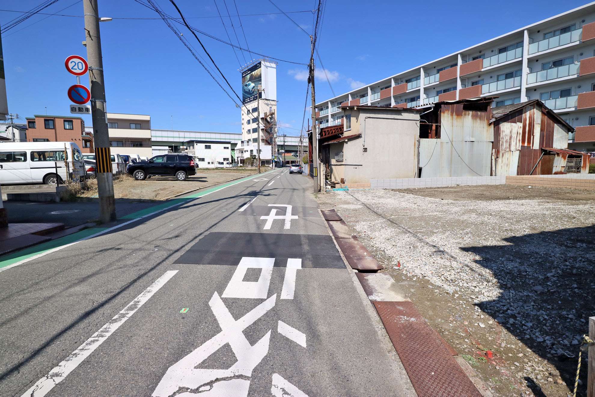 マンションも多く建っているエリア。