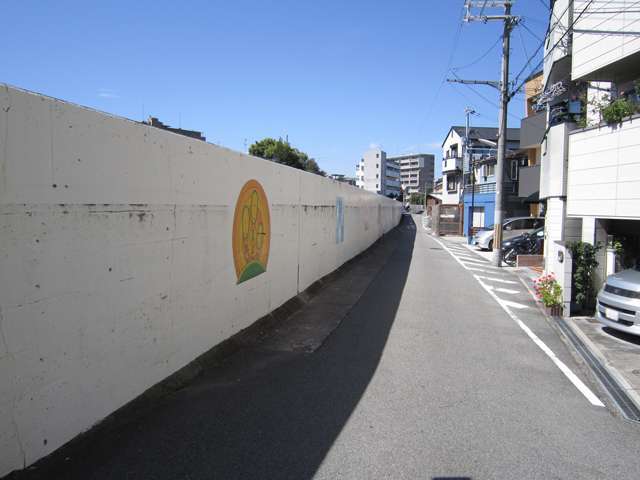 天竺川沿いは標高が低く、水害に備えて頑丈な堤防が整備されています。