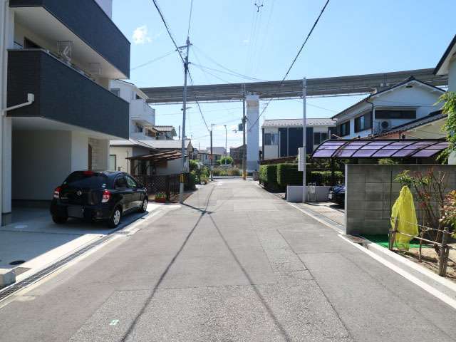 大阪モノレールが通っています。