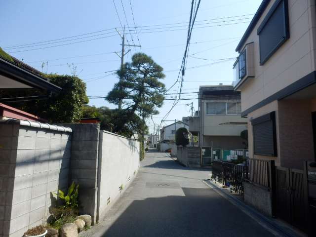 幅が狭い道路が多いです。