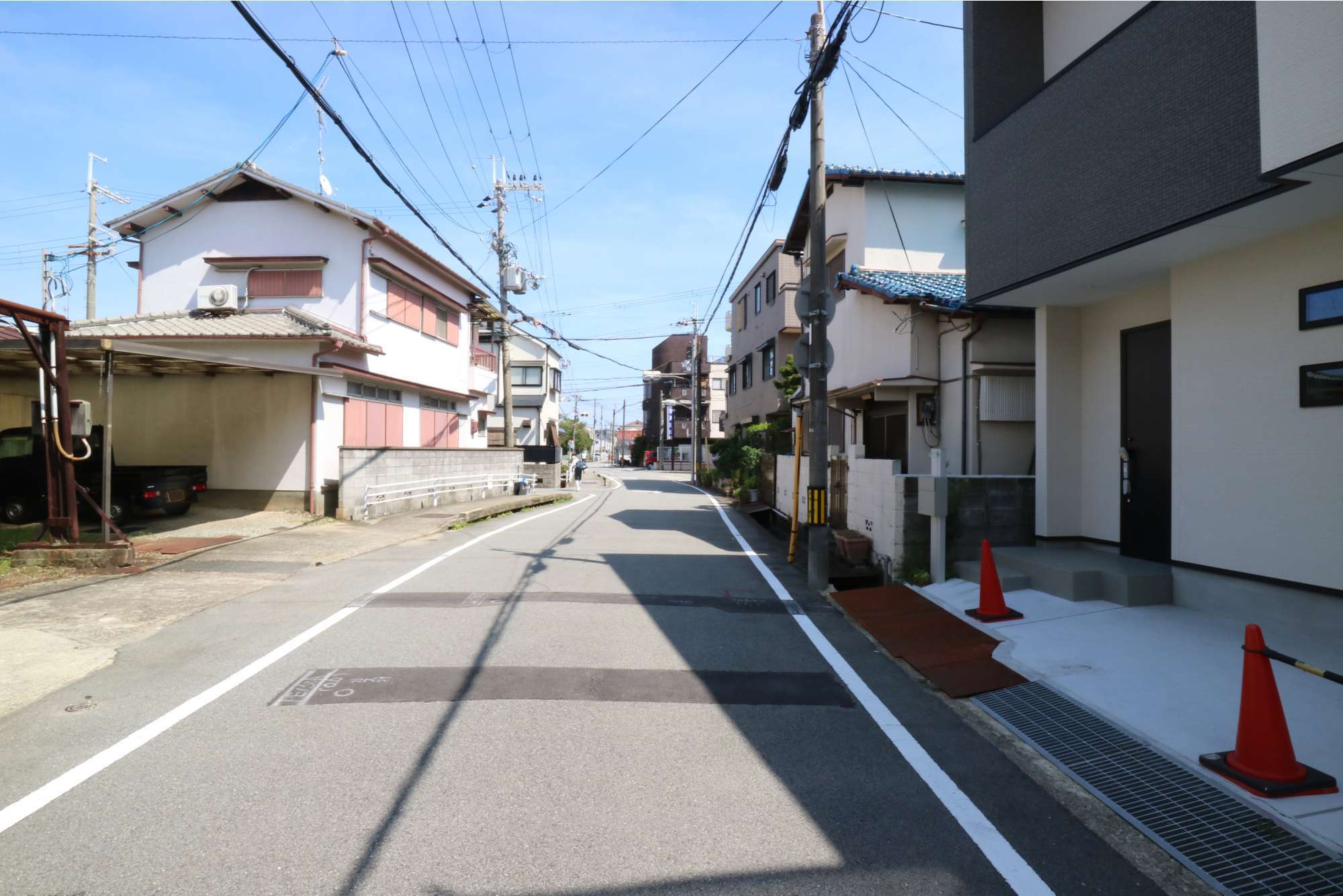 やや入り組んだ街路が中心。