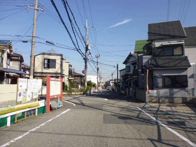 町の北西部を北西方向から見た景色。町の中では古くから住宅開発が行われました。