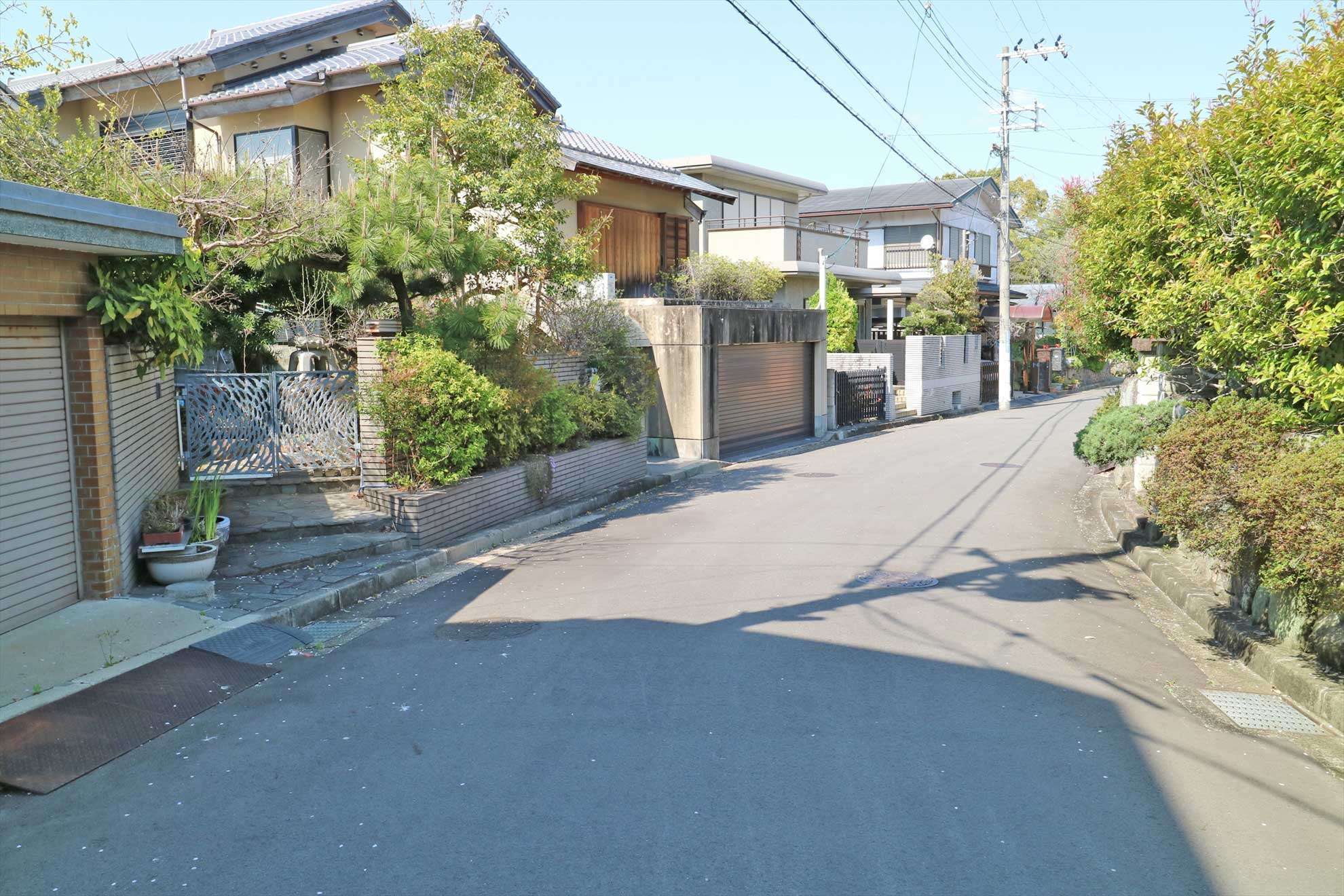 町中でも緑を多く感じる住宅地です。
