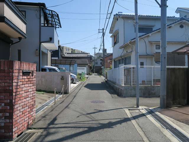 一戸建てが中心に立ち並ぶエリアです。