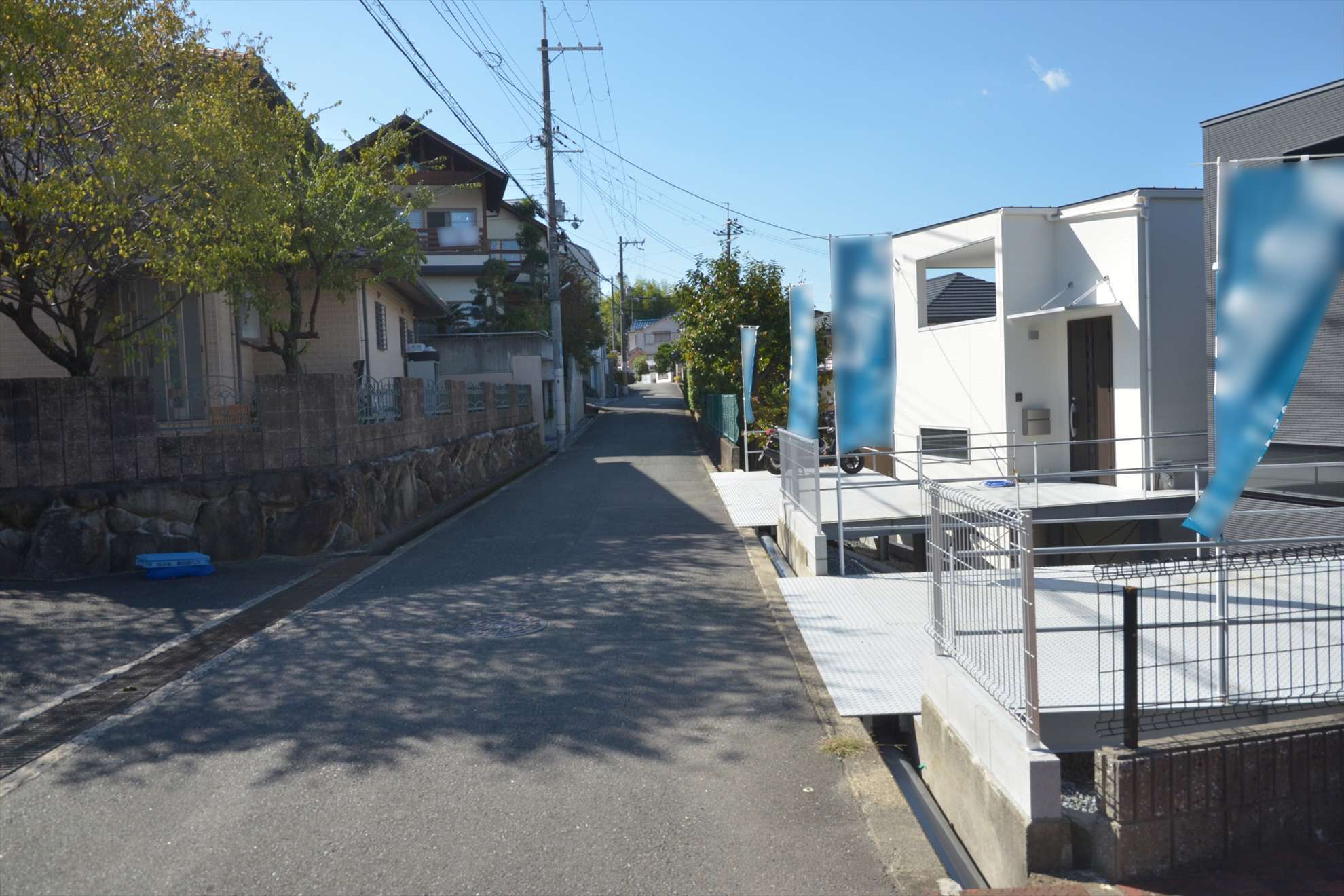 道路は狭く、入り組んだところが多いです。