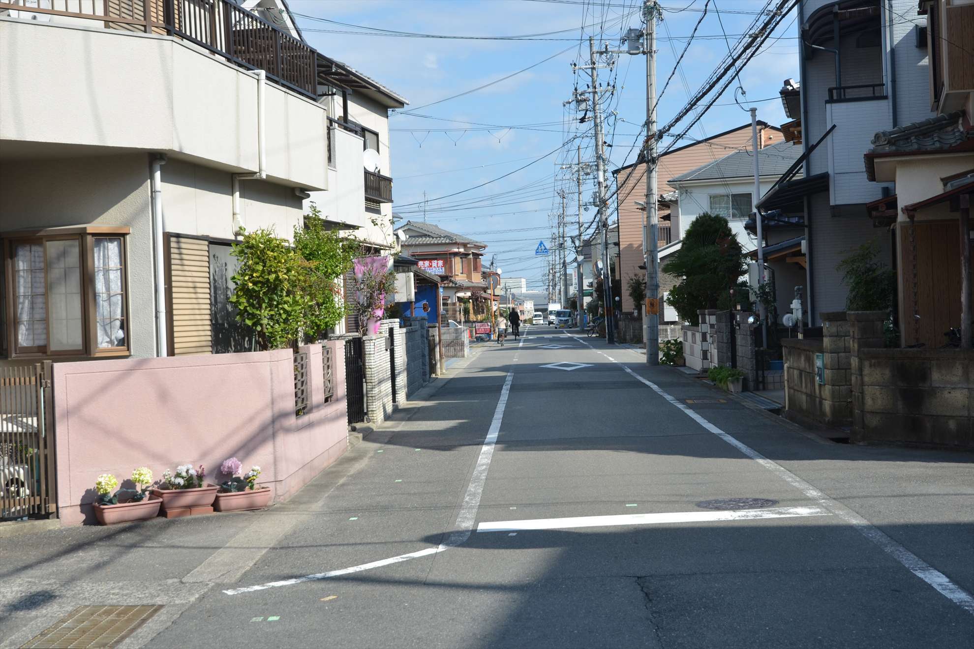 一戸建てが多く立ち並ぶの住宅地。
