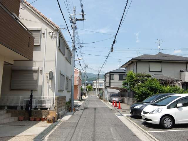 車の通りが少ない静かな住環境が魅力です。