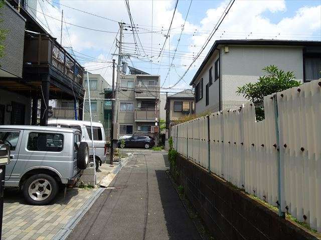 道幅が狭く入り組んだ場所も多いため、車の出入りがやや難しいです。