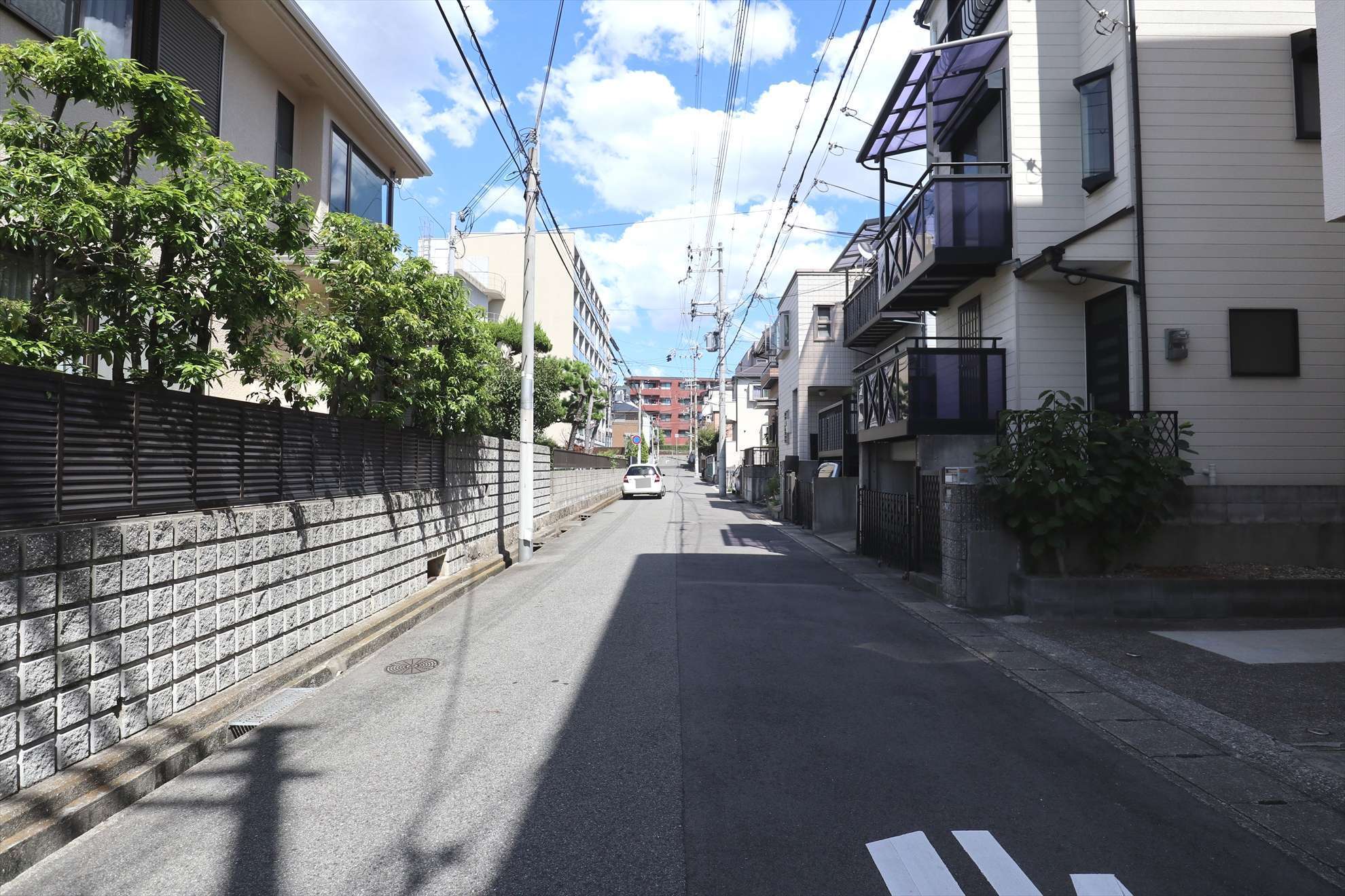 区画の整った住宅地。