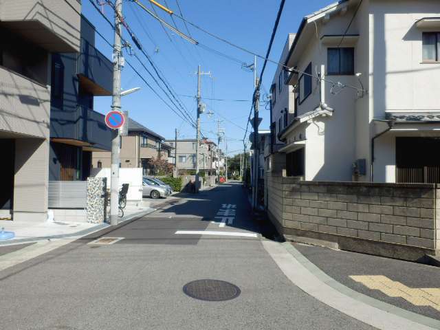 区画が整っており、地勢は平坦。