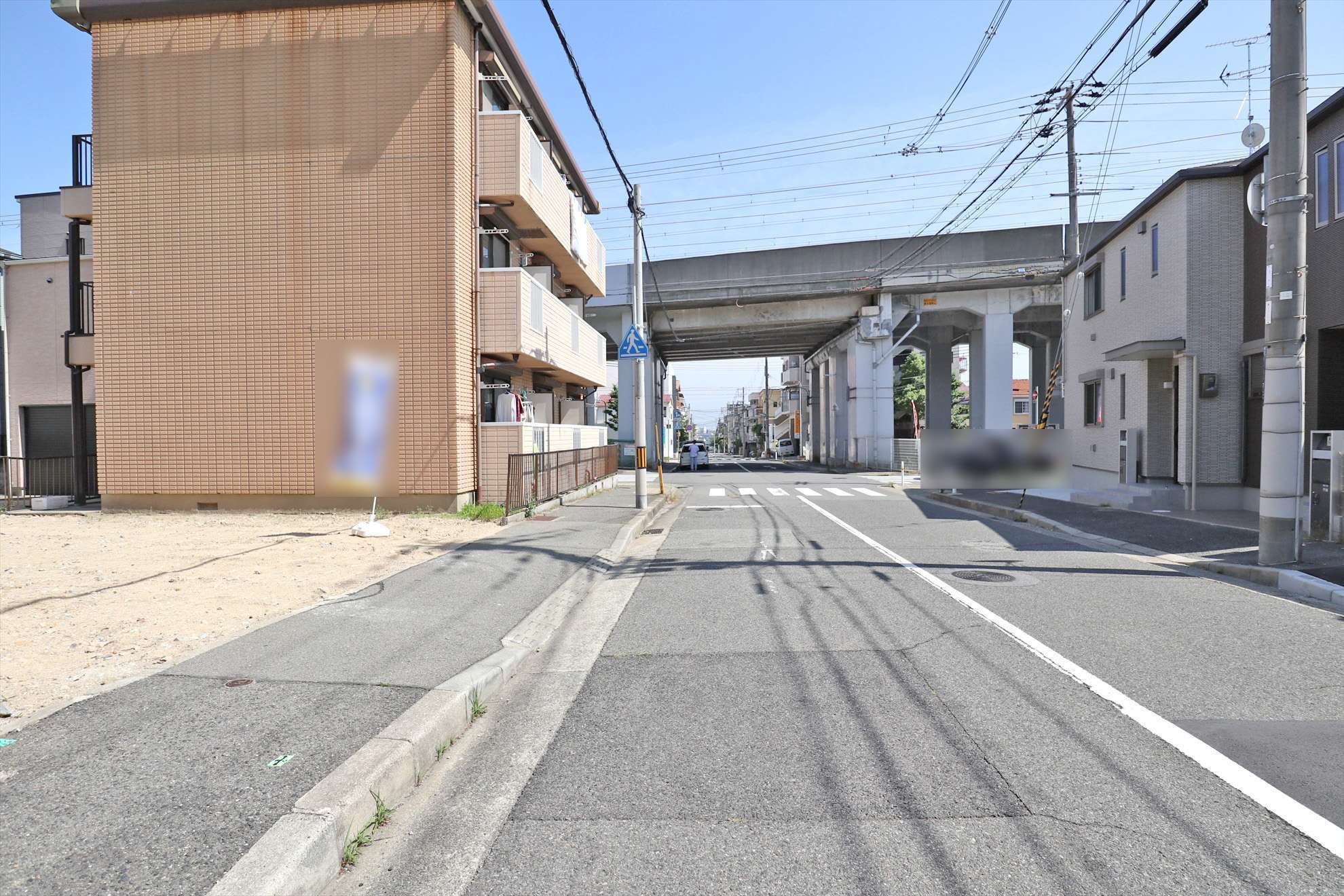 町の南側にはJR神戸線の線路が通っています。