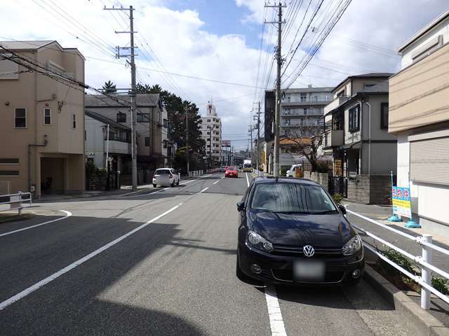 町のすべてが住居系と工業系のいずれかに指定され、住居の他に店舗や事務所、倉庫や工場などがしています。