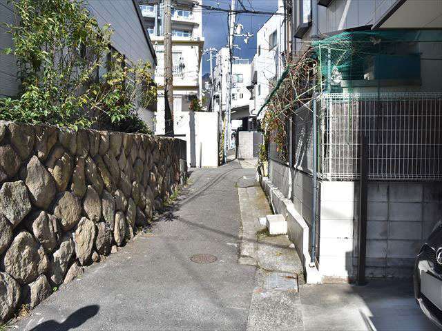 道幅の狭い入り組んだ場所もあります。