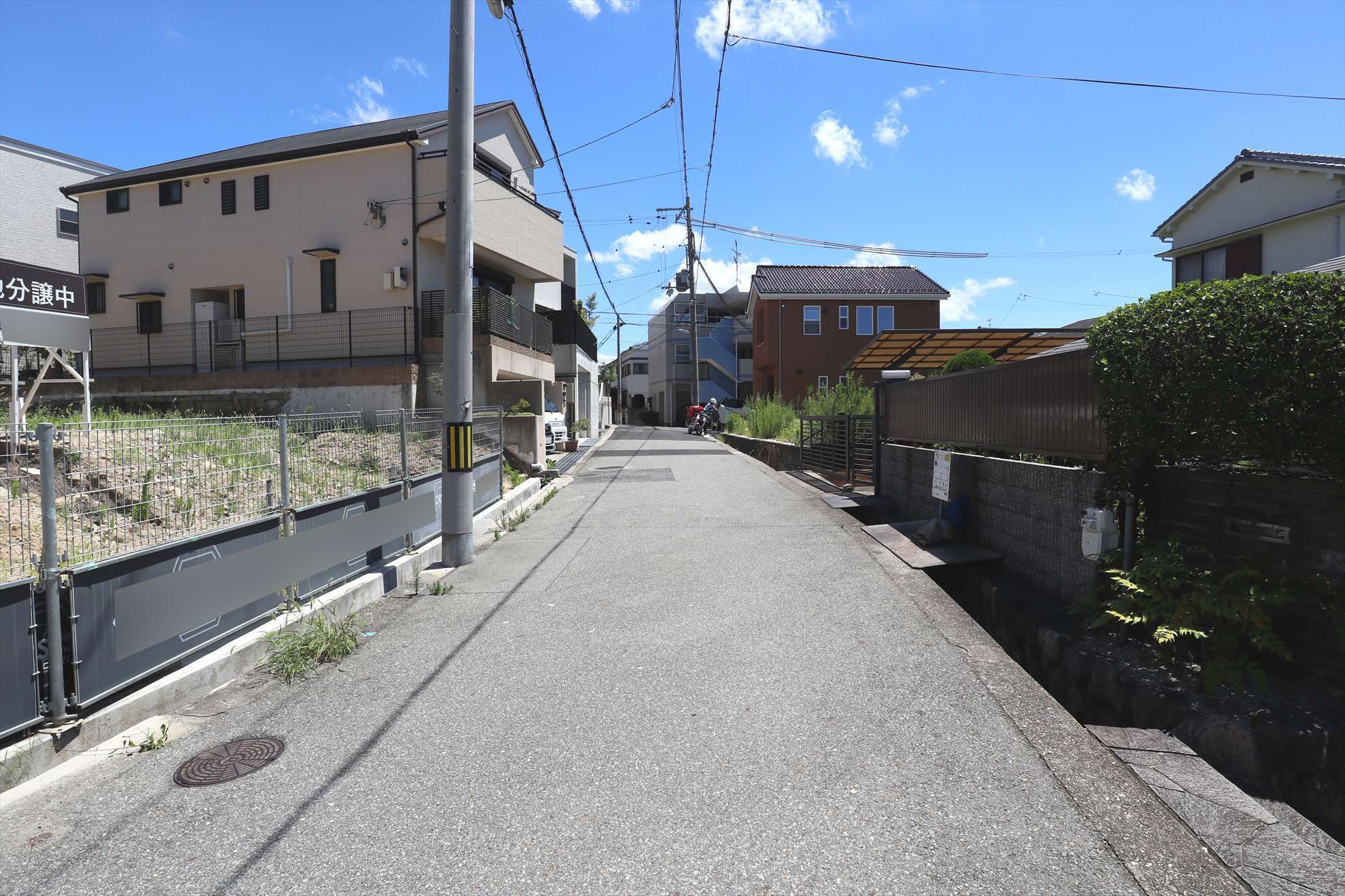 のどかな雰囲気の街並み。