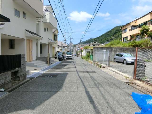 区画の整ったすっきりとした街並みです。