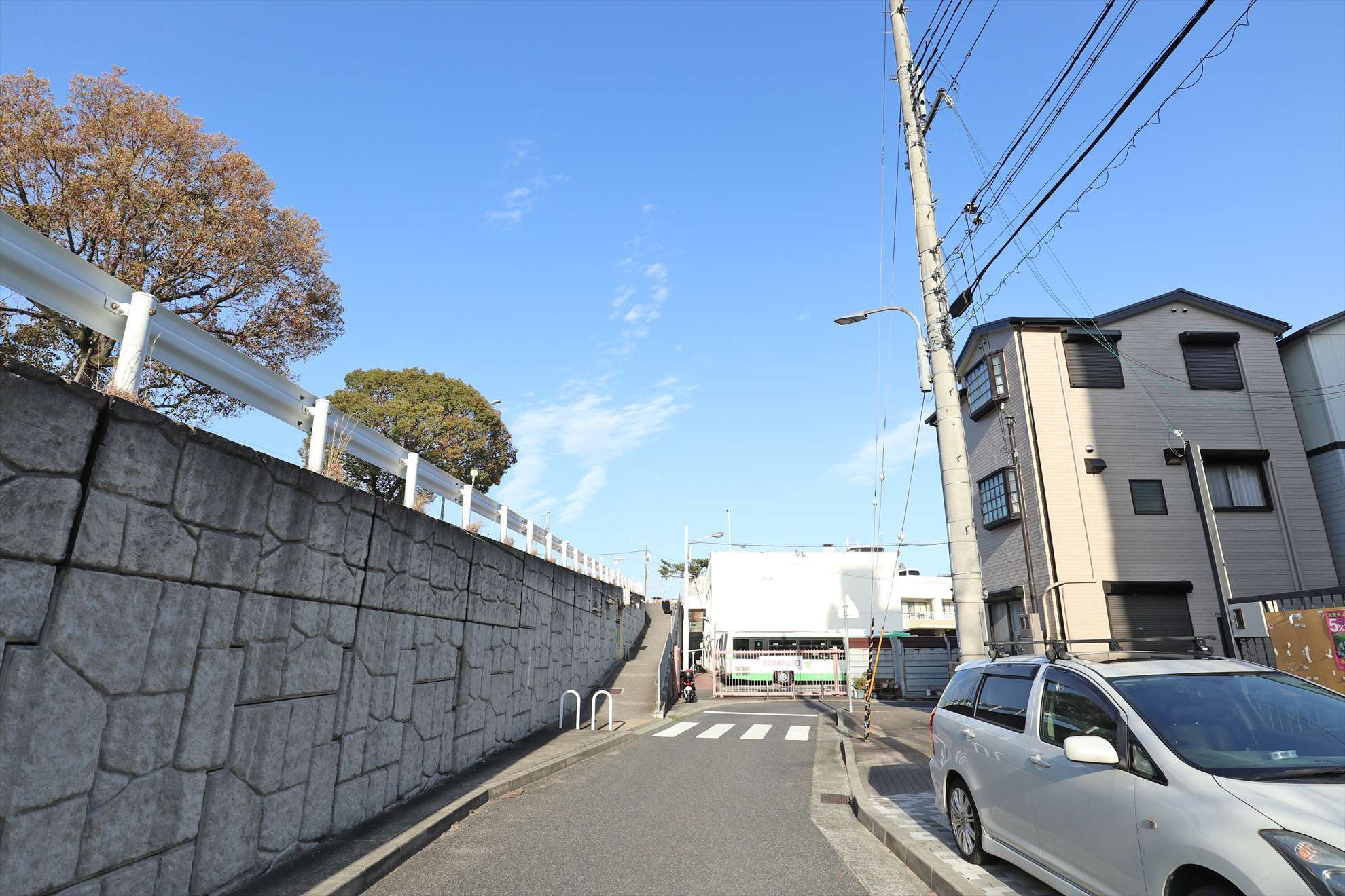 区画の整ったすっきりとした街並み。