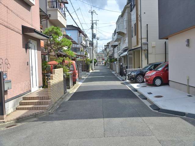 道幅は狭いところも多いです。