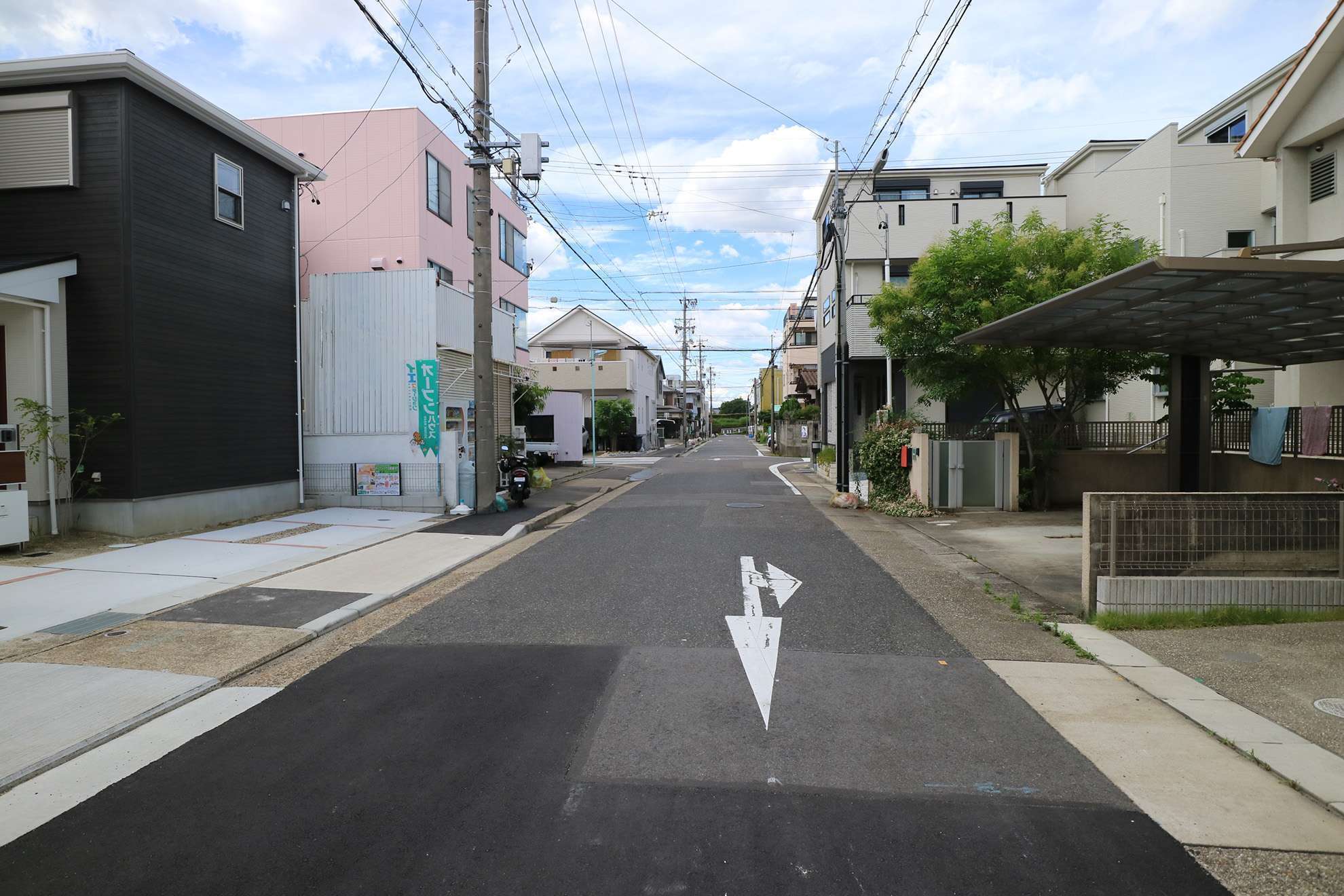 区画が整ったすっきりとした住宅地。