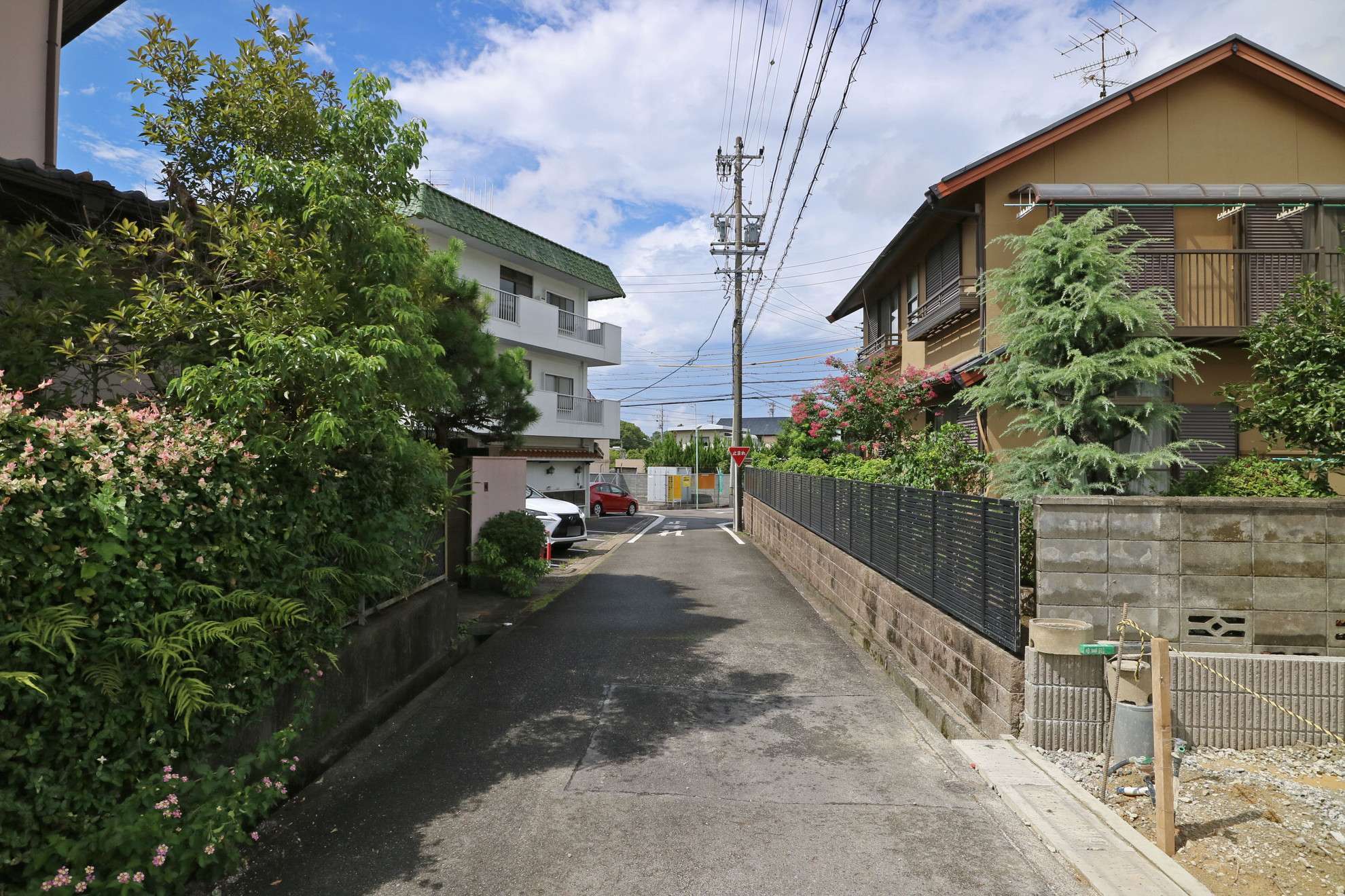 道幅がやや狭いところもあります。