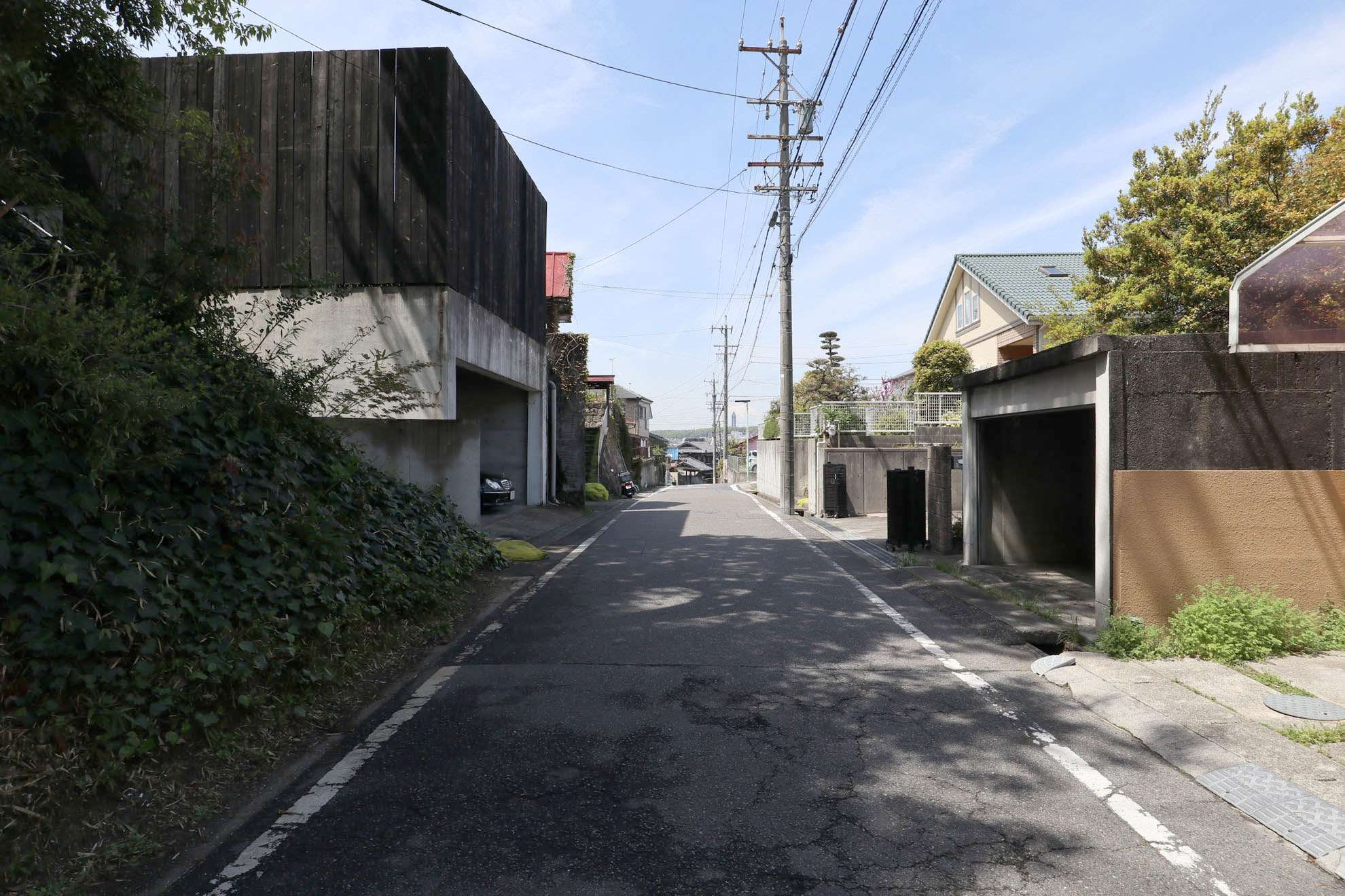 敷地の広い邸宅が立ち並んでいます。