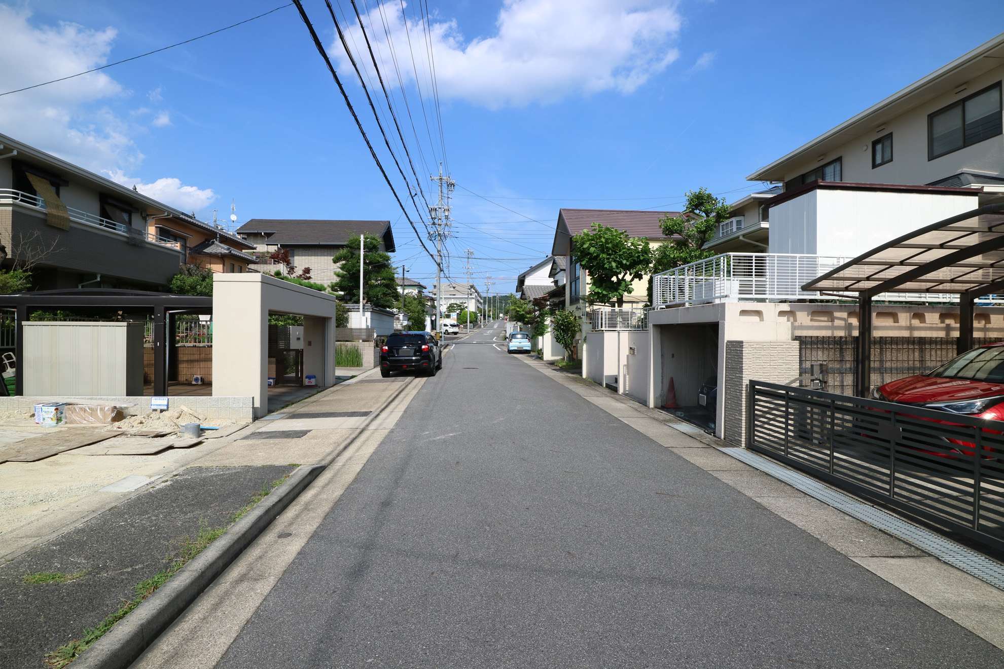 区画の整った、すっきりとした町並み。