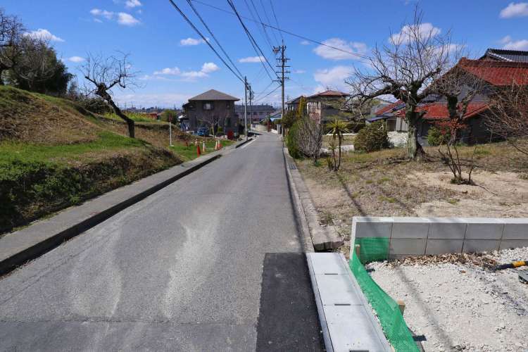 長久手市岩作向田
