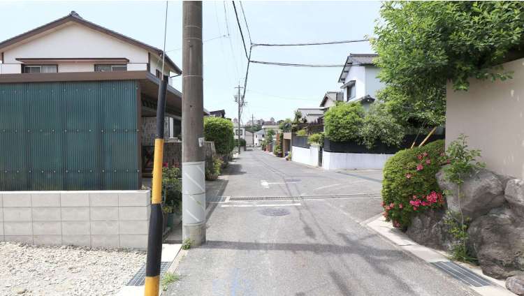 日進市岩崎町石兼