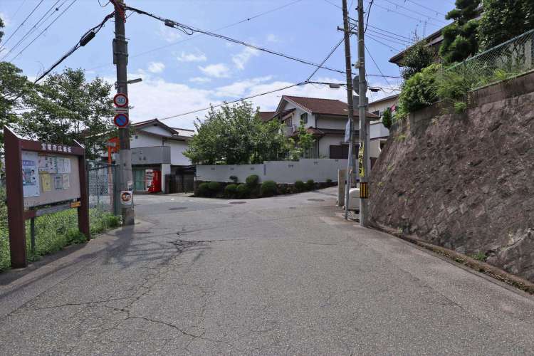 宝塚市花屋敷荘園3丁目