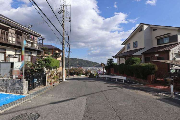 宝塚市花屋敷荘園4丁目