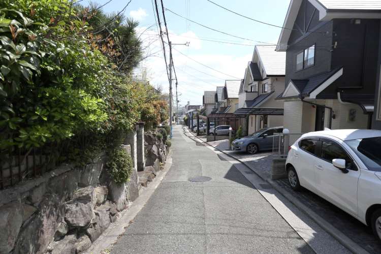 川西市花屋敷1丁目