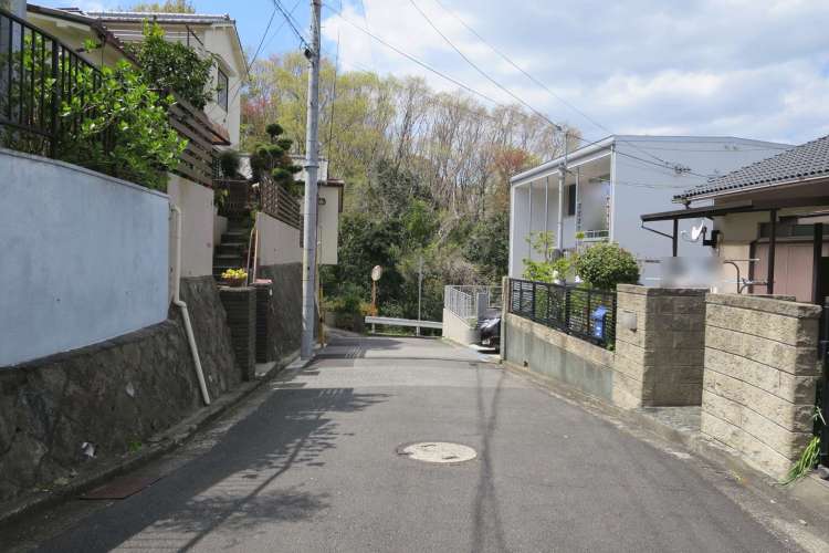 川西市鴬の森町