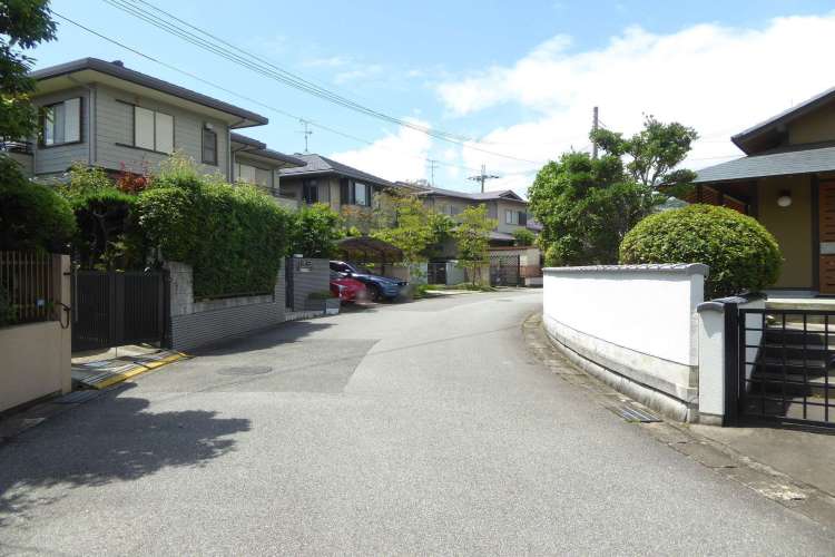 川西市湯山台1丁目