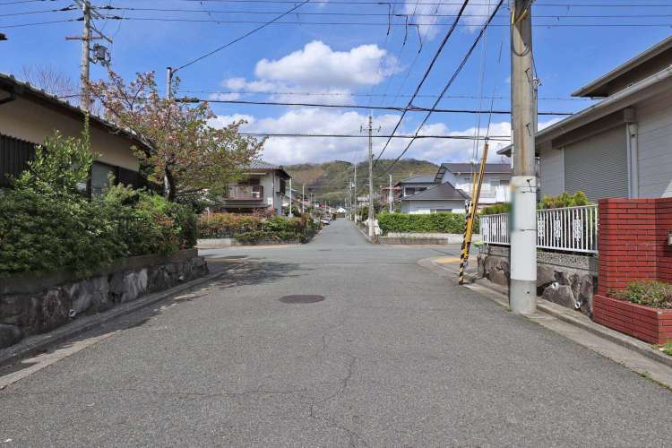 川西市美山台3丁目