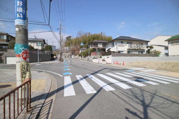 箕面市粟生間谷西2丁目