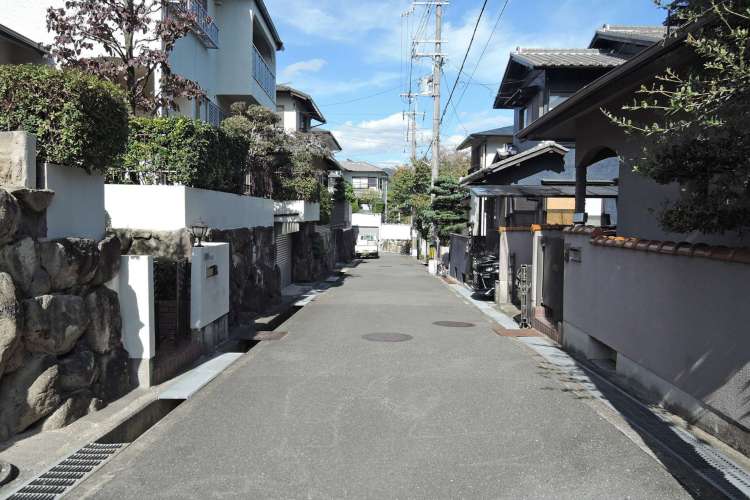 箕面市稲2丁目